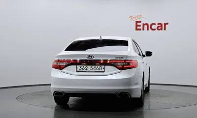 Hyundai Grandeur 2015, 113910 км, за 4532.32 USD