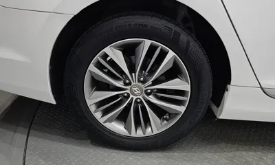 Hyundai Grandeur 2015, 113910 км, за 4532.32 USD