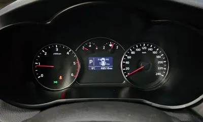Kia Carens 2016, 48516 км, за 6511.45 USD - фото 8
