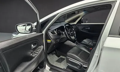 Kia Carens 2016, 48516 км, за 6511.45 USD - фото 11