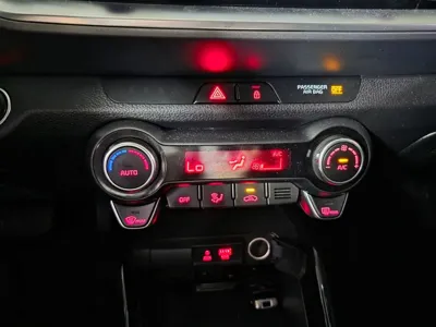 Kia Stonic 2020, 23763 км, за 10412.19 USD - фото 13