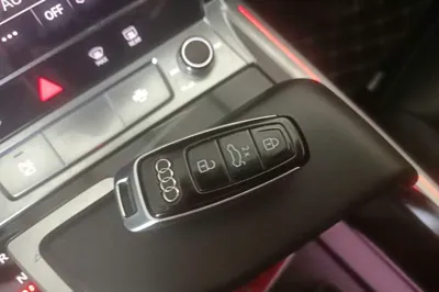 Audi e-tron 2021, 106300 км, за 24971 USD