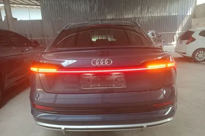 Audi e-tron 2021, 106300 км, за 24971 USD - фото 6