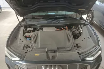 Audi e-tron 2021, 106300 км, за 24971 USD - фото 24