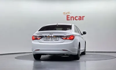 Hyundai Sonata 2012, 127747 км, за 2290.93 USD