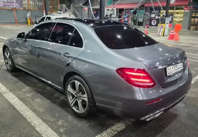 Mercedes-Benz E-Class 2017, 59200 км, за 17551.84 USD