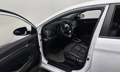 Hyundai Avante 2020, 70366 км, за 7862.57 USD - фото 11