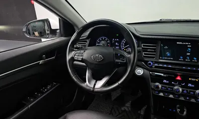 Hyundai Avante 2020, 70366 км, за 7862.57 USD - фото 13