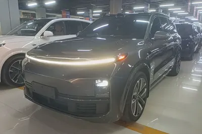 Li Auto L9 · 2022 год