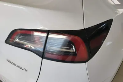 Tesla Model Y 2022, 89100 км, за 25134 USD - фото 9
