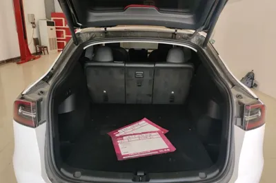 Tesla Model Y 2022, 89100 км, за 25134 USD - фото 22