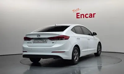 Hyundai Avante 2017, 107322 км, за 5435.84 USD