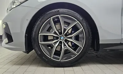 BMW 5-Series 2024, 19230 км, за 39319.94 USD