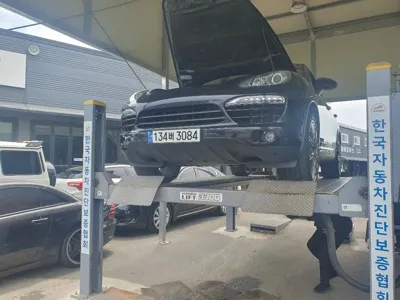 Porsche Cayenne 2012, 221098 км, за 7403.5 USD