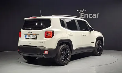 Jeep Renegade 2023, 4777 км, за 18839.44 USD