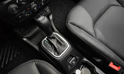 Jeep Renegade 2023, 4777 км, за 18688.54 USD - фото 9