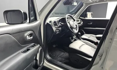 Jeep Renegade 2023, 4777 км, за 18688.54 USD - фото 10