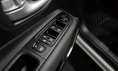 Jeep Renegade 2023, 4777 км, за 18688.54 USD - фото 28