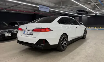 BMW 5-Series 2025, 11400 км, за 39654.15 USD