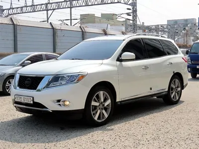 Nissan Pathfinder 2016, 134468 км, за 6175.65 USD