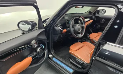 MINI Cooper 2023, 52478 км, за 16083.86 USD - фото 11
