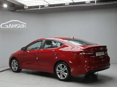 Hyundai Avante 2017, 97009 км, за 5310.49 USD