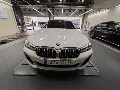 BMW 5-Series · 2023 год