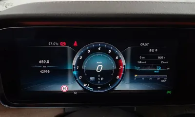 Mercedes-Benz E-Class 2019, 42995 км, за 19364.58 USD - фото 8