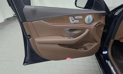 Mercedes-Benz E-Class 2019, 42995 км, за 19364.58 USD - фото 24