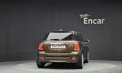 MINI Cooper 2012, 149521 км, за 3061.89 USD