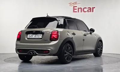 MINI Cooper 2019, 43489 км, за 13207.79 USD