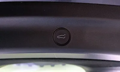 Tesla Model Y 2024, 22987 км, за 32985.22 USD - фото 20