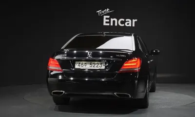 Hyundai Equus 2013, 342077 км, за 2345.28 USD