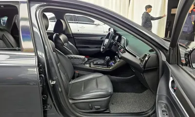 Hyundai Grandeur 2017, 67666 км, за 9984.23 USD - фото 11