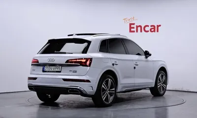 Audi Q5 2021, 58514 км, за 25945.86 USD