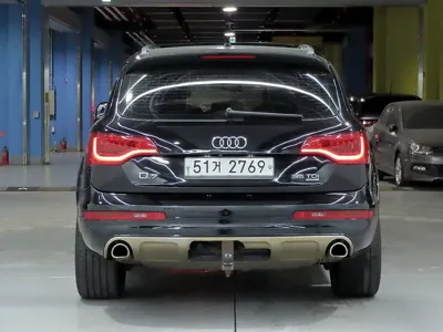 Audi Q7 2015, 188778 км, за 6544.16 USD