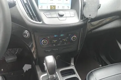 Ford Kuga 2018, 87100 км, за 8184 USD - фото 12