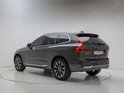Volvo XC60 2025, 4711 км, за 37416.31 USD
