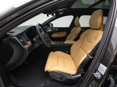 Volvo XC60 2025, 4711 км, за 37416.31 USD - фото 9