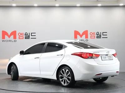 Hyundai Avante 2013, 69231 км, за 4225.44 USD