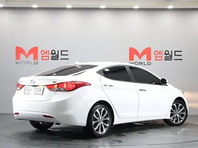 Hyundai Avante 2013, 69231 км, за 4225.44 USD