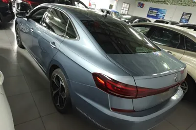 Volkswagen Passat 2023, 53300 км, за 18654 USD