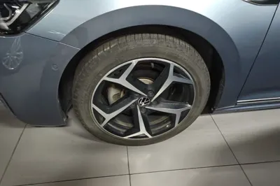 Volkswagen Passat 2023, 53300 км, за 18654 USD - фото 10