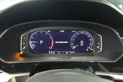 Volkswagen Passat 2023, 53300 км, за 18654 USD - фото 14