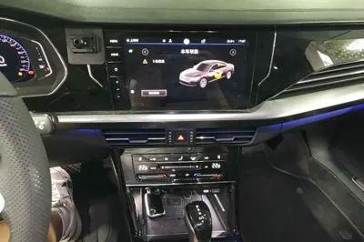 Volkswagen Passat 2023, 53300 км, за 18654 USD - фото 15