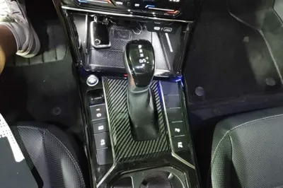Volkswagen Passat 2023, 53300 км, за 18654 USD - фото 16