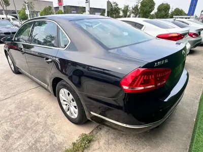 Volkswagen Passat 2014, 167000 км, за 4161.5 USD