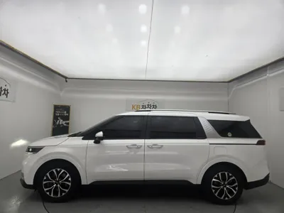 Kia Canival 2023, 179000 км, за 12286.29 USD