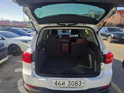 Volkswagen Tiguan 2015, 110479 км, за 5483.98 USD - фото 20