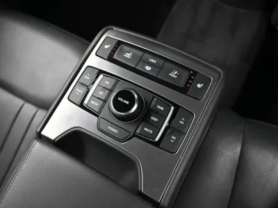 Hyundai Genesis 2016, 93991 км, за 6890.72 USD - фото 16